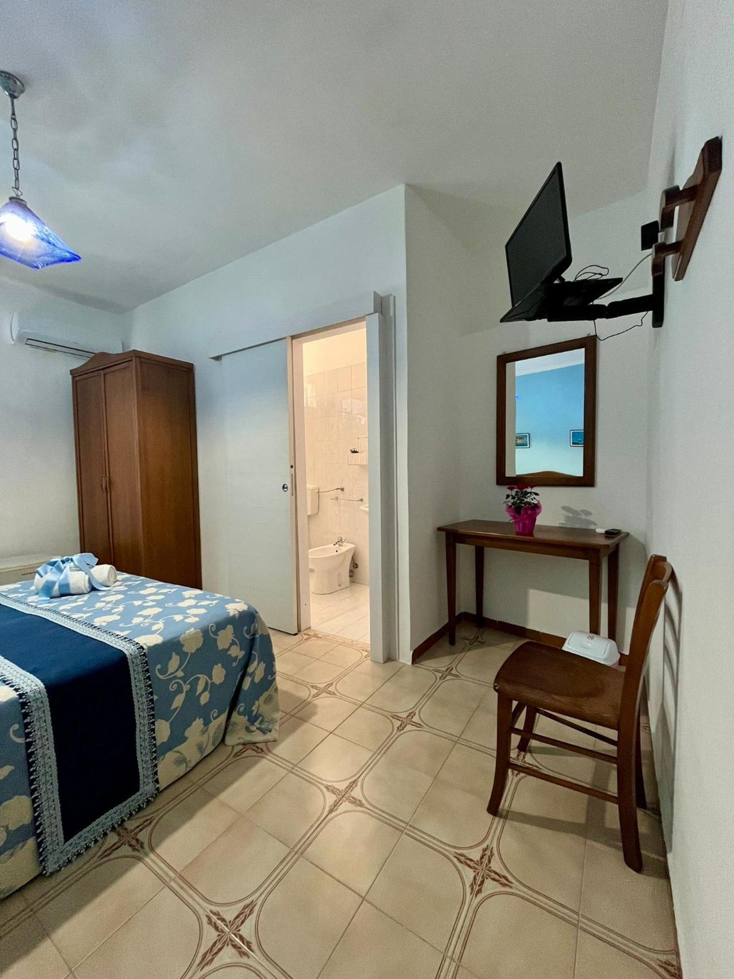 Hotel Giglio Lampedusa Bagian luar foto